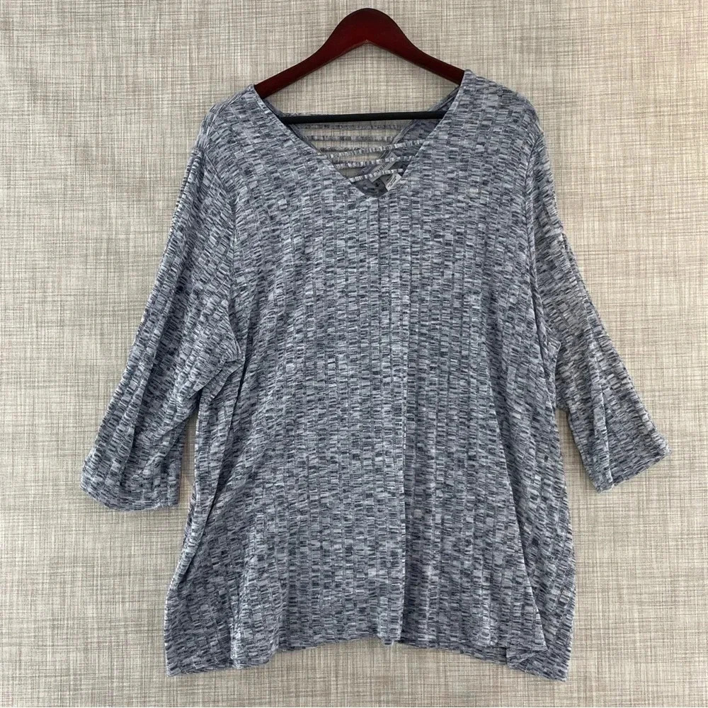Catherines Women's Size 1X 3.4 Sleeve v neck shirt 9617